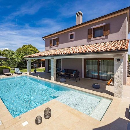 Villa Roma Near Pula For 6 People With Private Pool Jadreški Extérieur photo