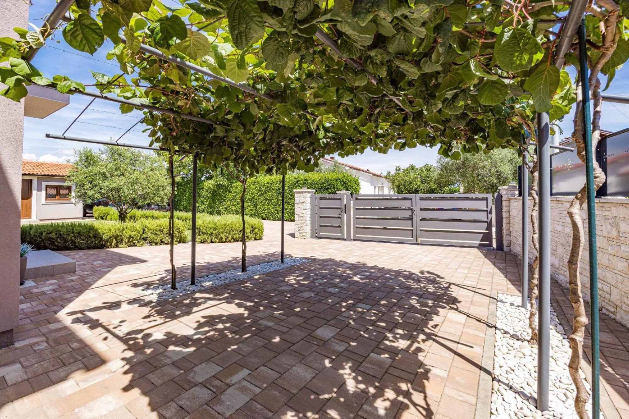 Villa Roma Near Pula For 6 People With Private Pool Jadreški Extérieur photo